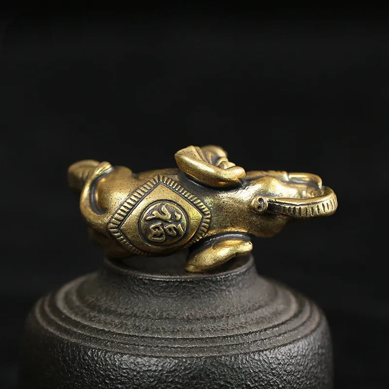 Sandsberg Elefantenfigur aus Antiker Bronze: Ein Hauch von Eleganz
