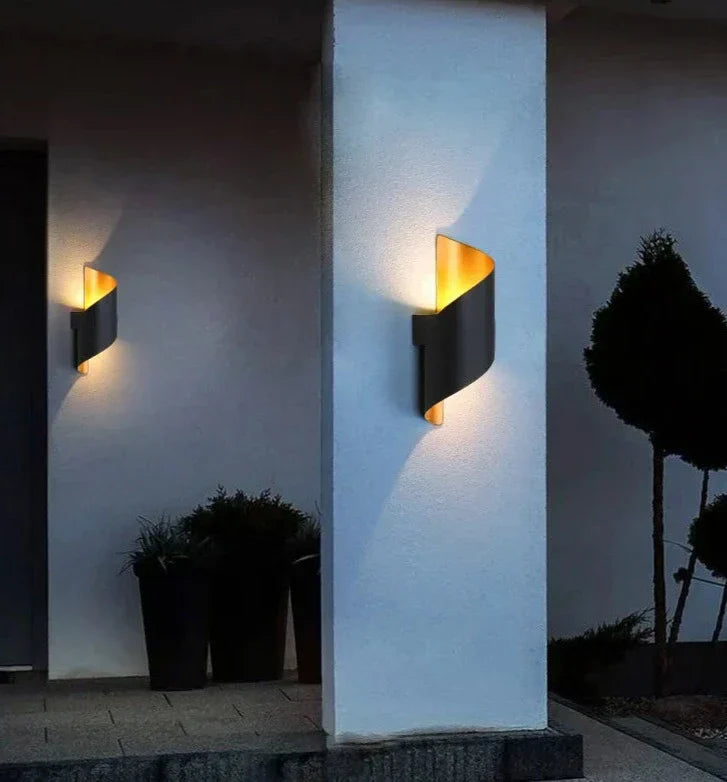 Sandsberg | IronEdge – Moderne Wandlampe aus Eisen und Acryl