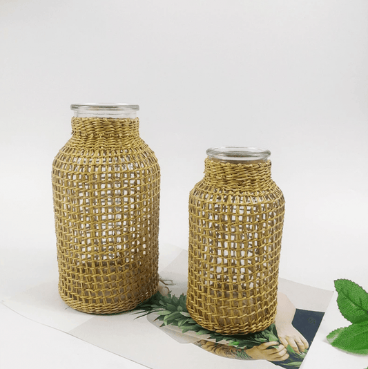 Sandsberg Design Vase mit Strohelementen | Handgefertigt | Deko für Wohnzimmer & Esszimmer | In 2 Größen erhältlich