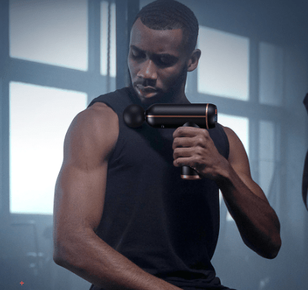 Sandsberg | Tragbare Massagepistole mit 4 Aufsätzen für effektive Muskelregeneration