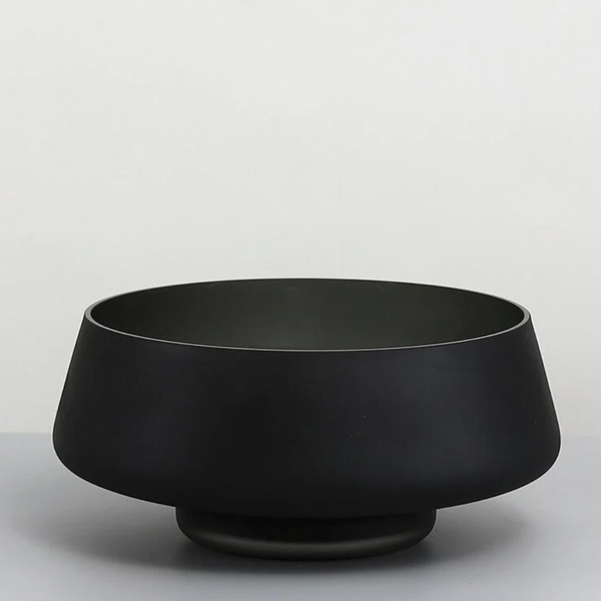 Zeitgenössische Vase aus Milchglas