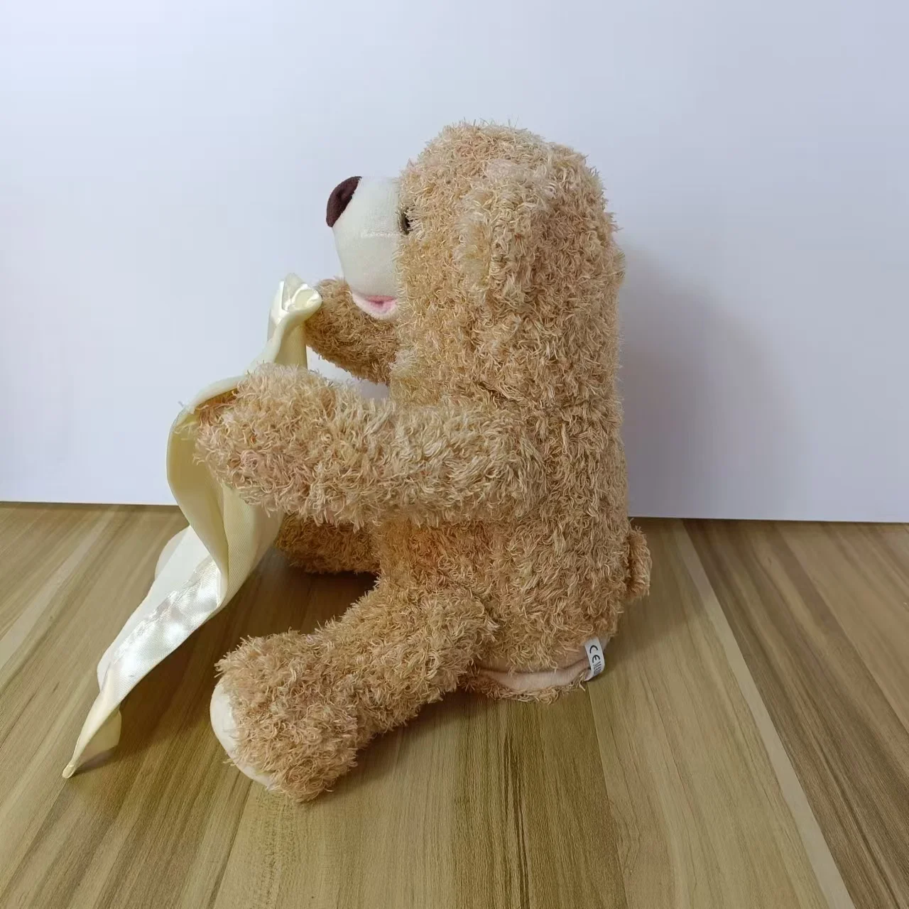 Sandsberg | SnuggleBuddy Peek-a-Boo Bär | Interaktives sprechendes Plüschtier für Babys & Kleinkinder