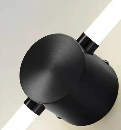 Sandsberg | AstraBeam – Vertikale LED-Wandlampe für moderne Innenräume