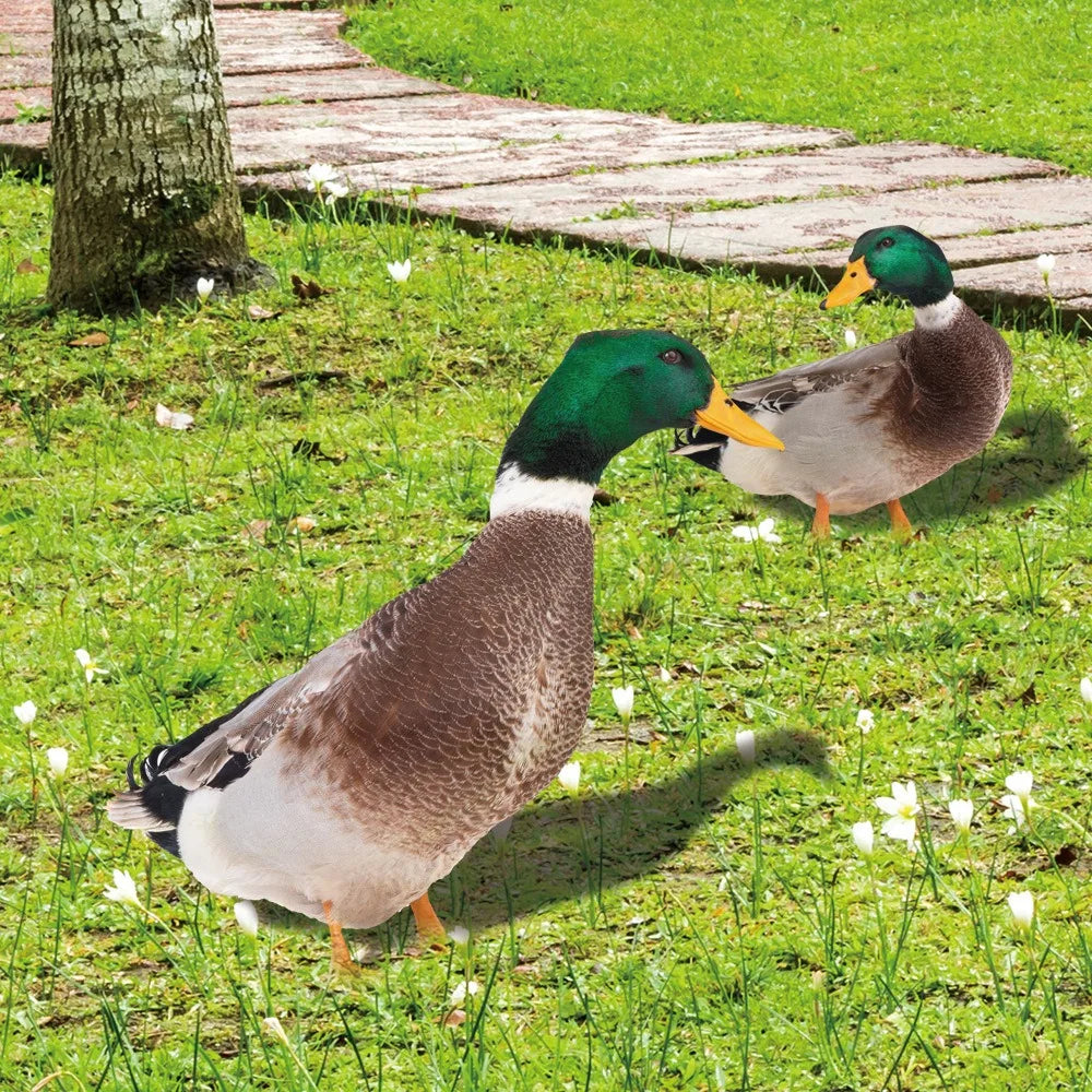 Entenskulptur Lebensechte Ente für den Garten Sandsberg