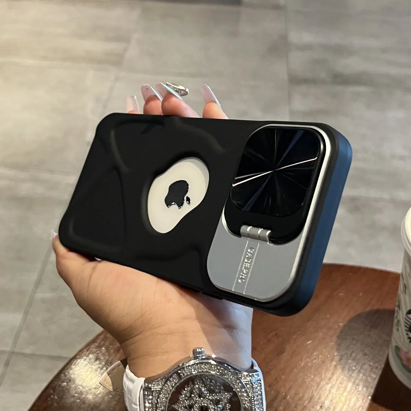 Sandsberg | Magsafe Silikon Linsen Flip iPhone Hülle