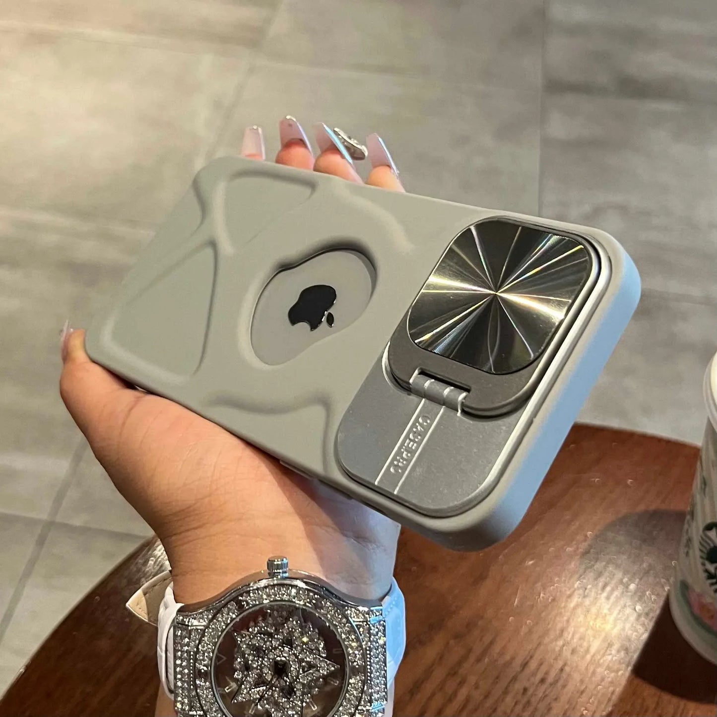 Sandsberg | Magsafe Silikon Linsen Flip iPhone Hülle