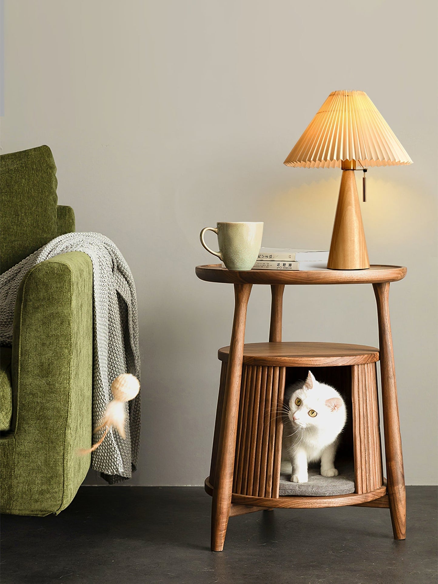 Sandsberg | AntiqueRadiance – Elegante Holz- und Metalltischlampe