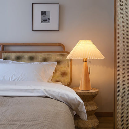 Sandsberg | AntiqueRadiance – Elegante Holz- und Metalltischlampe