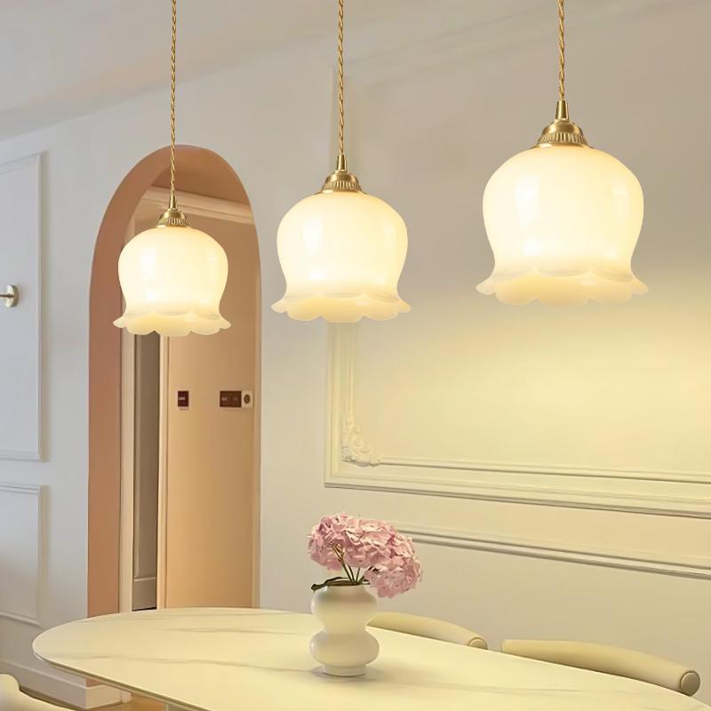 Sandsberg | Elegante Pendelleuchte im Blumenstil