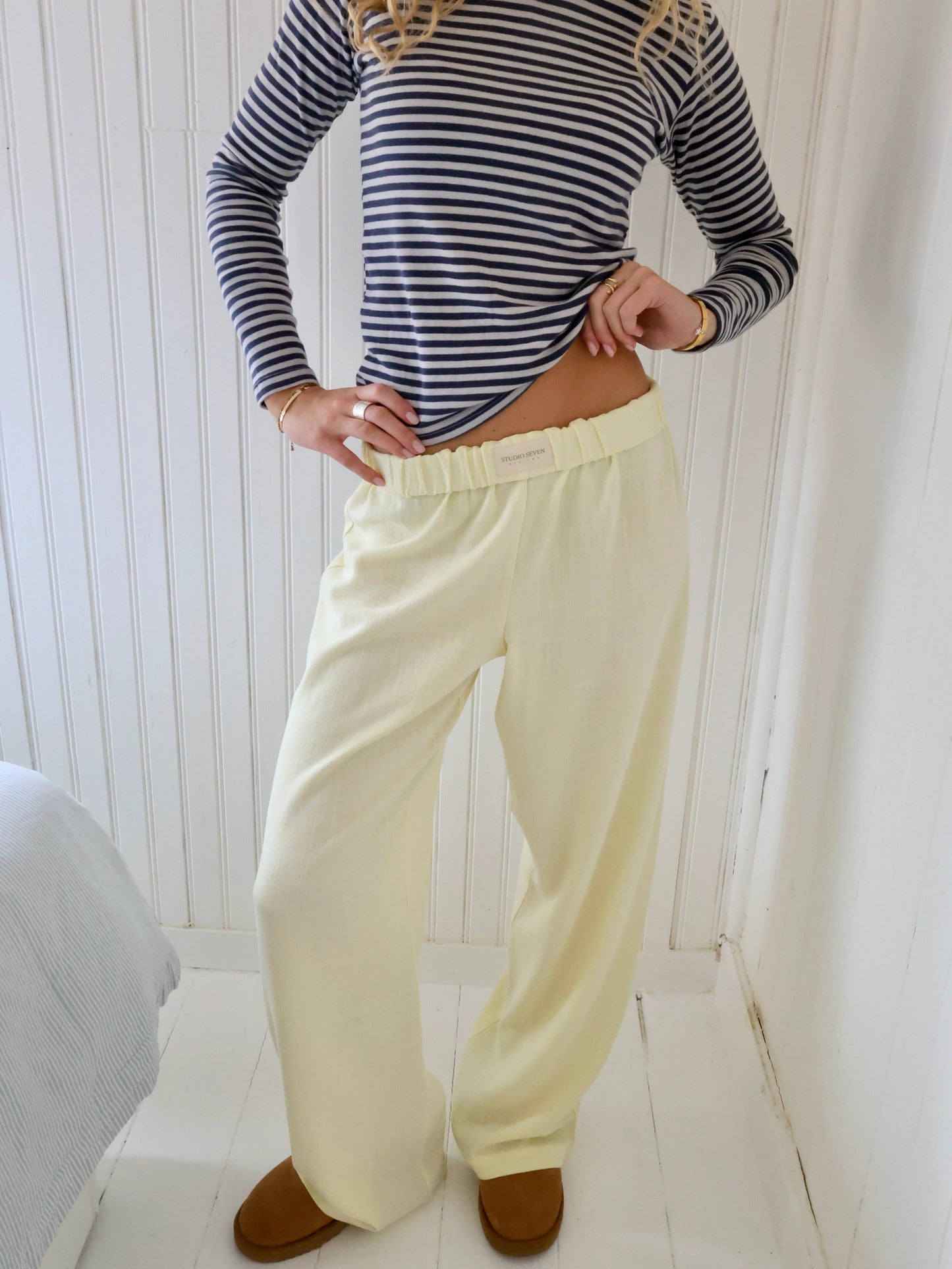 LOUNGE HOSE