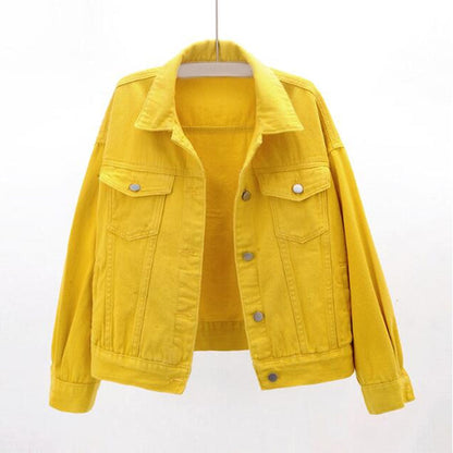 Kurze und fröhliche Jeansjacke Herbst