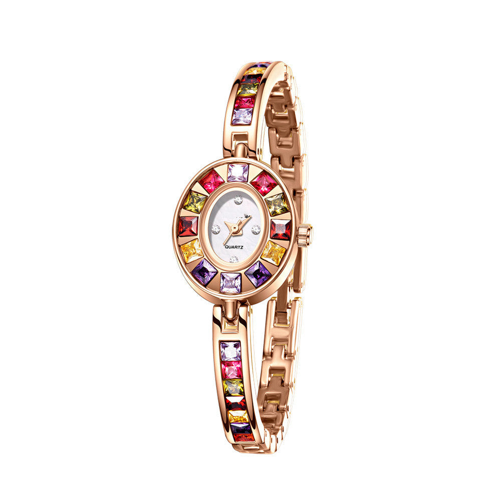 Luxuriöse Uhr mit kleinem Zifferblatt