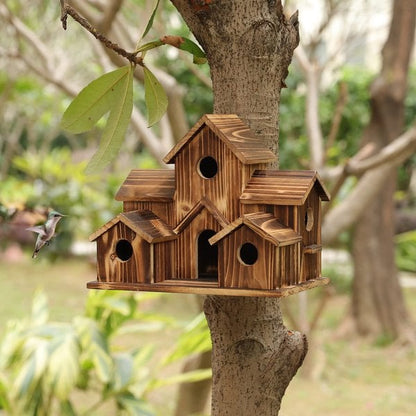 Handgefertigtes Holzvogelhaus mit 6 Löchern
