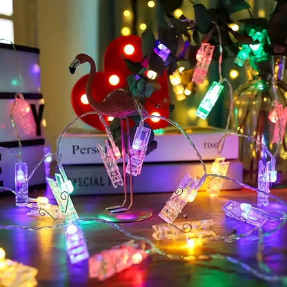 Sandsberg | LED Fotoclips Lichterkette mit Batteriebetrieb – Farbwechselnde Lichter zur Dekoration und Fotopräsentation