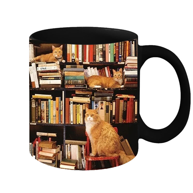 Bookself Keramik-Kaffeetasse – Geschenk für Katzenbuchliebhaber