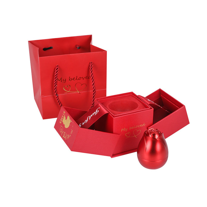 Geschenkbox mit Rosenschmuck