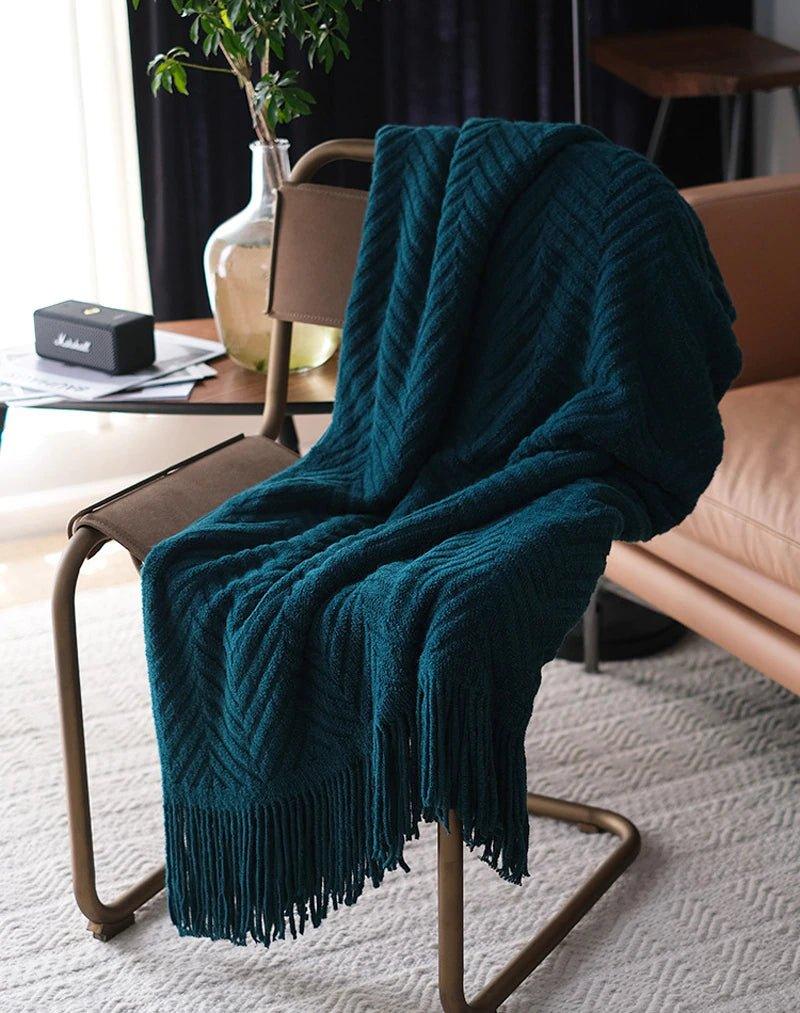 Boon – Gestrickte Überwurfdecken aus Tweed mit Zickzack-Struktur und Quasten
