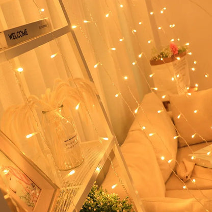 Sandsberg | Vorhang Weihnachtslichter 8 Modi Steuerung - Fernbedienung Weihnachtsdekoration Hängeleuchten