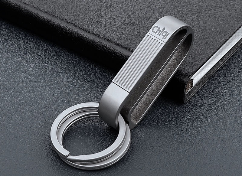 Sandsberg | Titanlegierung Herren Gürtelschnalle Schlüsselanhänger - Langlebig, Stilvoll, Farbneutraler Verschluss