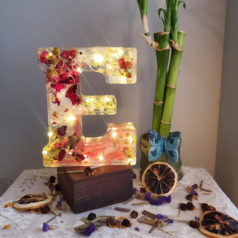 Getrocknete Blumen Buchstaben Nachtlicht