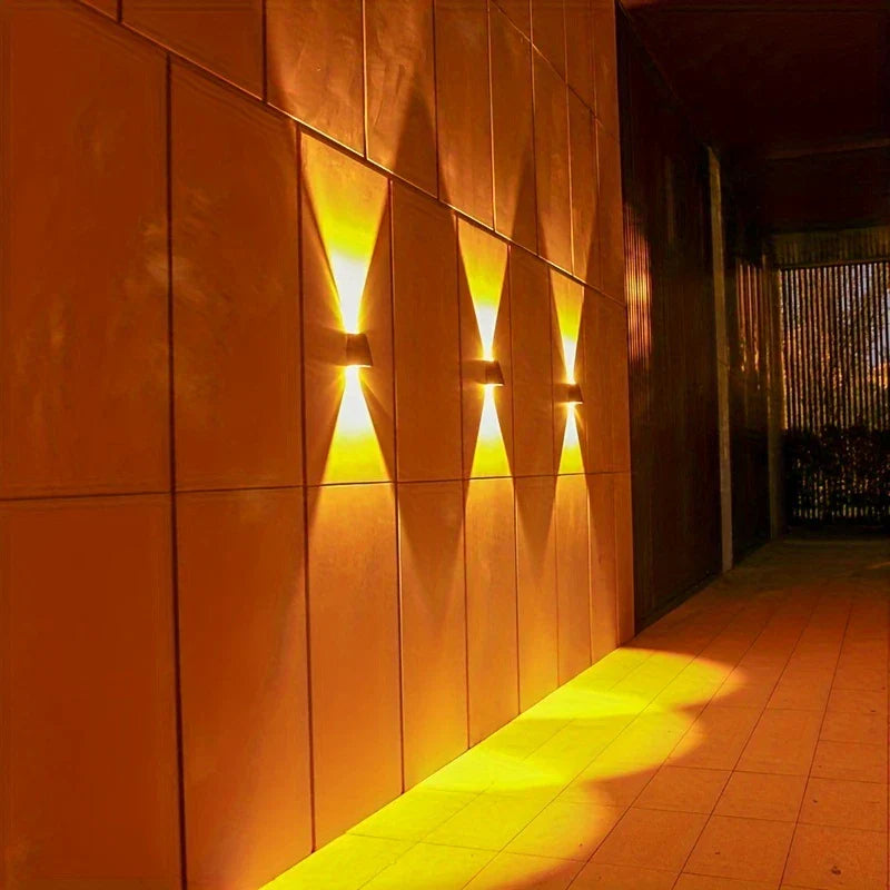 Sandsberg | Moderne LED Außenwandleuchte mit Up & Down Licht – Wasserdichte Wandlampe für Hausfassade und Eingangsbereich