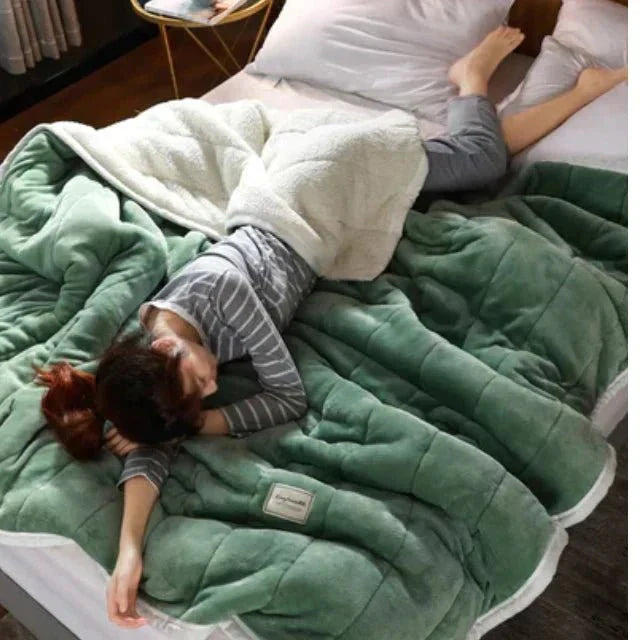 Finley - Luxuriöse samtweiche Fleece-Decke für warme Abende
