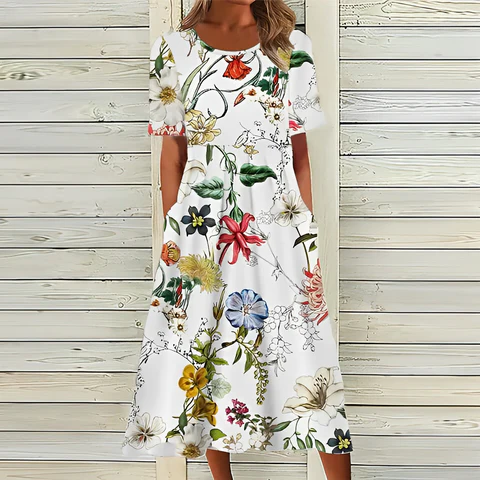 Stilvolles weißes Kleid mit Blumenmuster