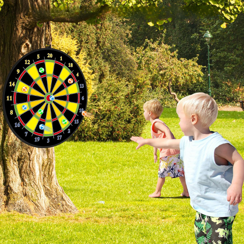Sandsberg | Großes Kinder-Dartboard mit Haftbällen & Dartpfeilen – PlayTarget