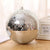 Große schimmernde Disco-Party-Kugel