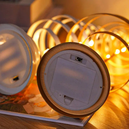 Sandsberg | LED Schmiedeeisen Weihnachtsbaum Spirallicht Tischornament – Elegante Atmosphärenlampe für Schlafzimmer & Weihnachtsdekoration