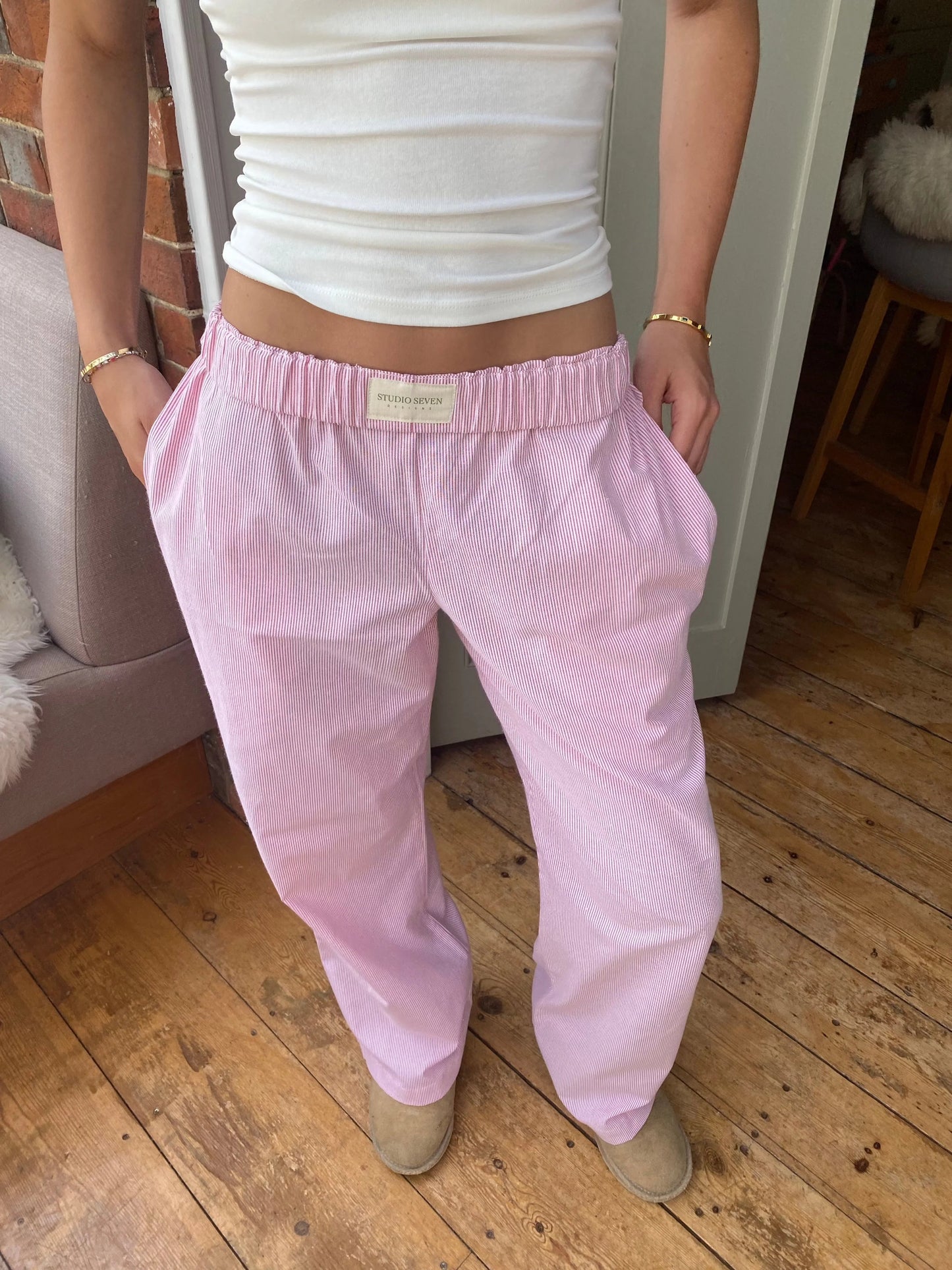 LOUNGE HOSE