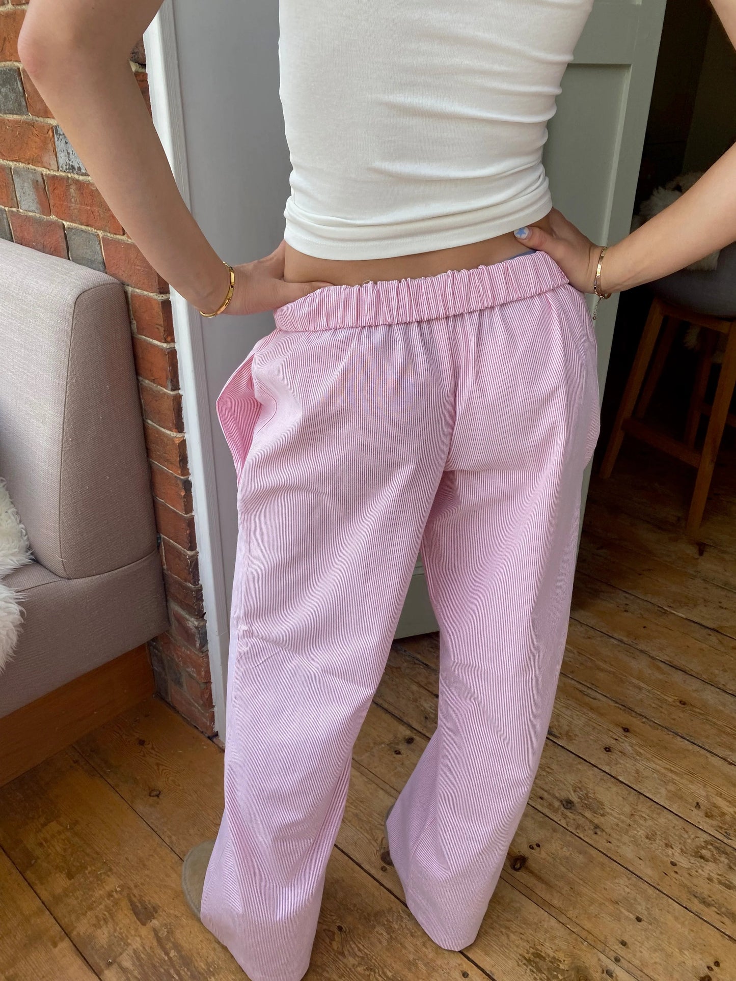 LOUNGE HOSE