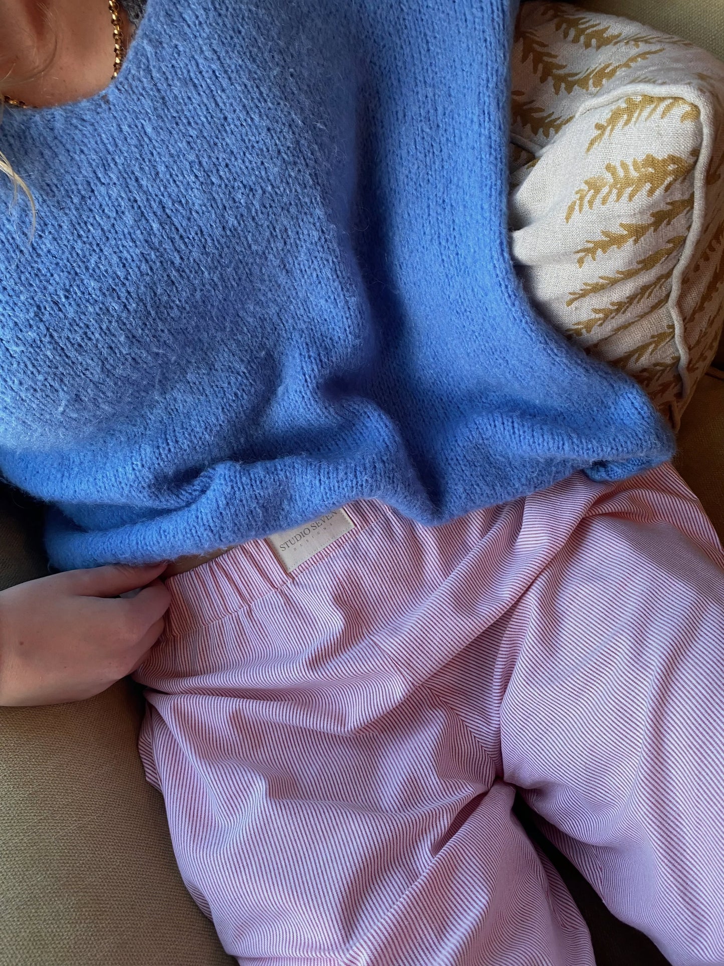LOUNGE HOSE