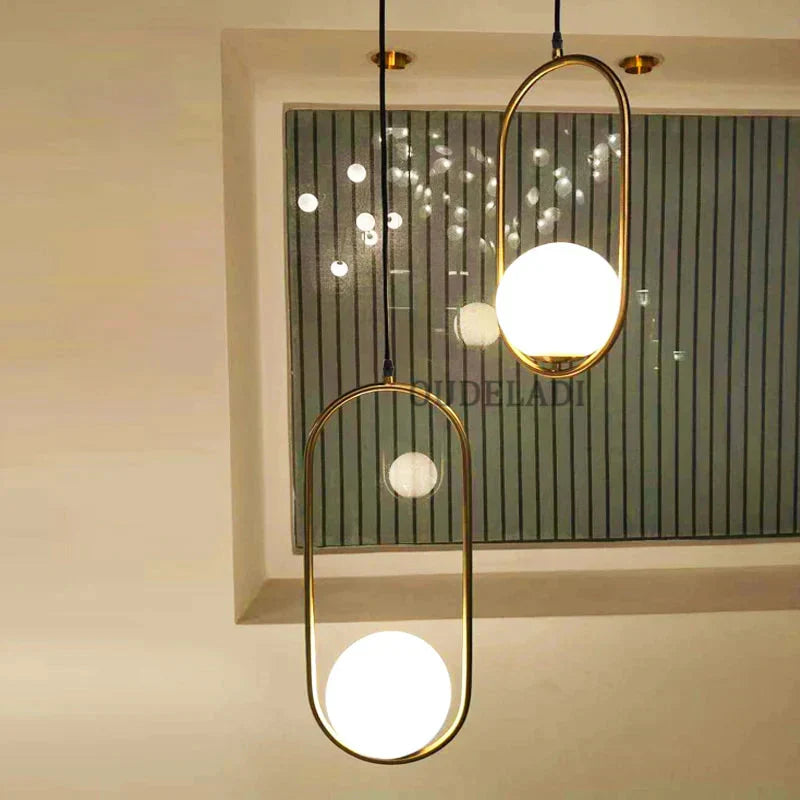 Nordic Pendelleuchte mit Glaskugel