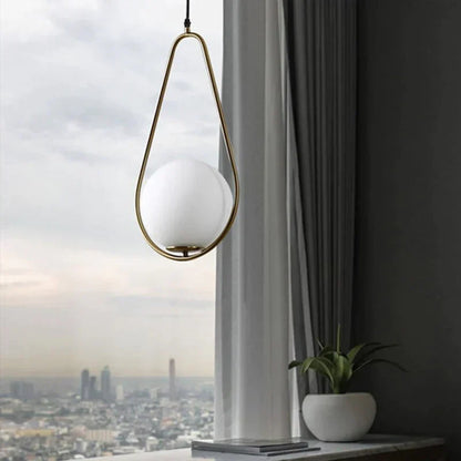 Nordic Pendelleuchte mit Glaskugel