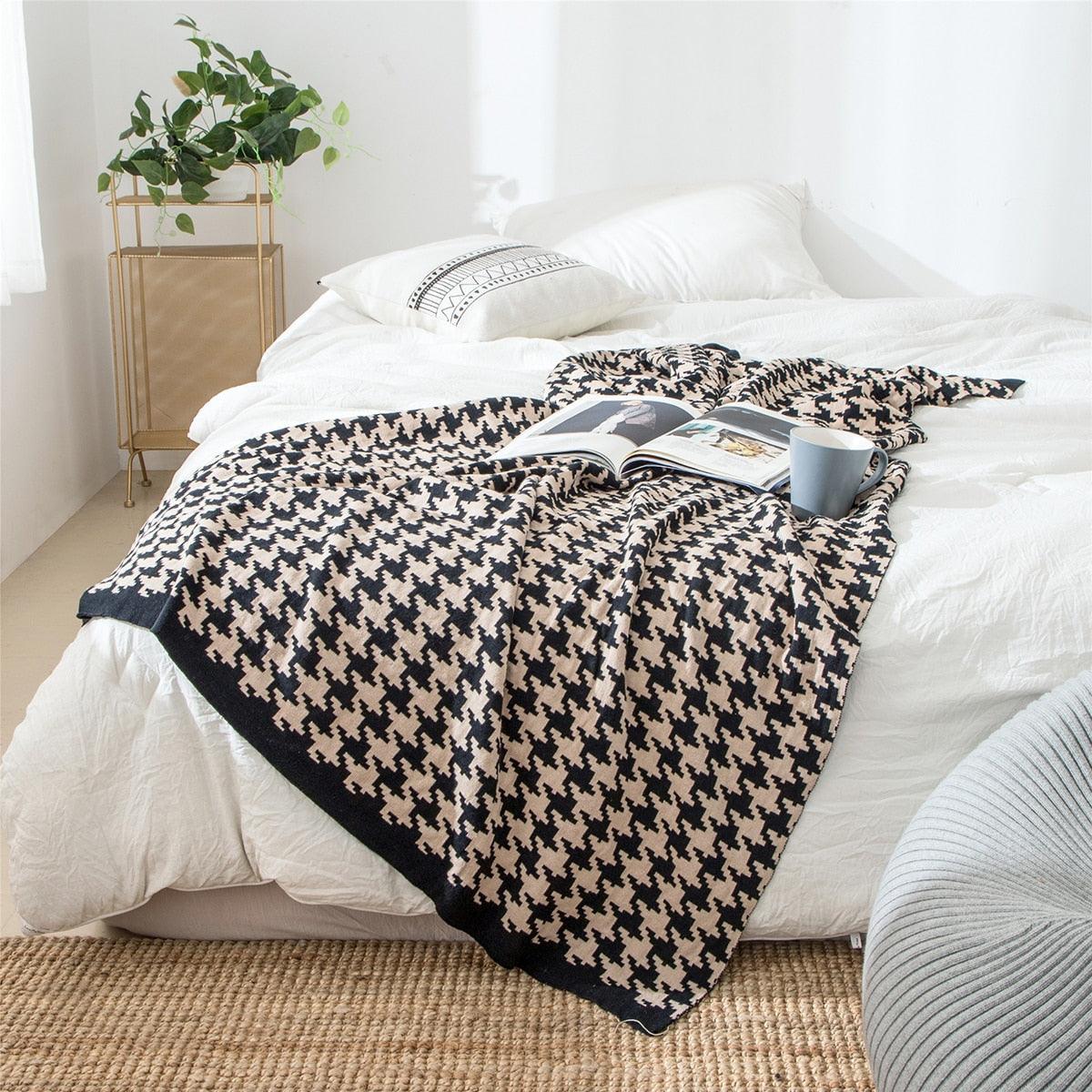 Sandsberg Houndstooth Kuscheldecke | Kariertes Design | Weich & Gemütlich | Verschiedene Größen
