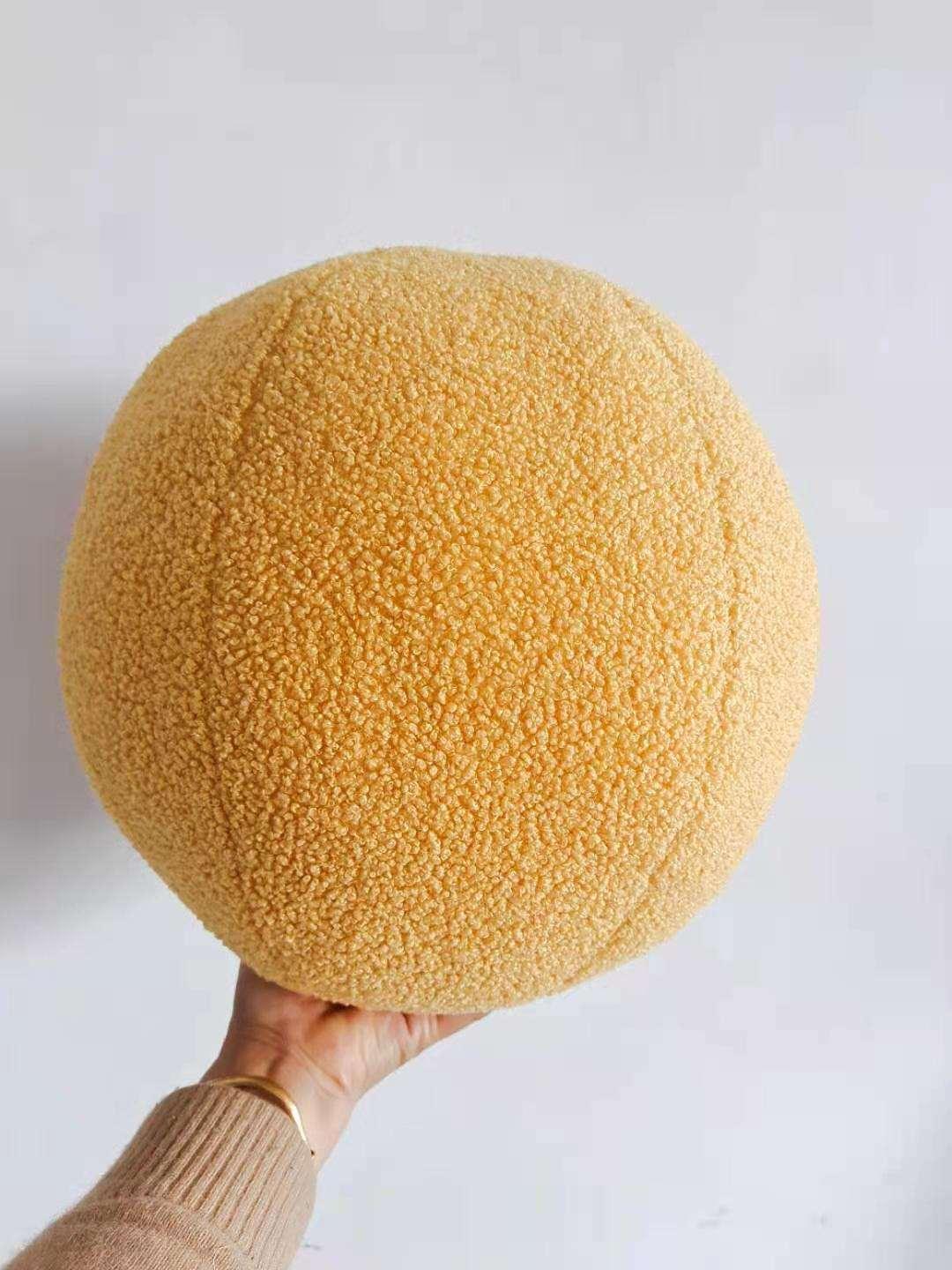 Gemütlicher Plüsch Kissenball