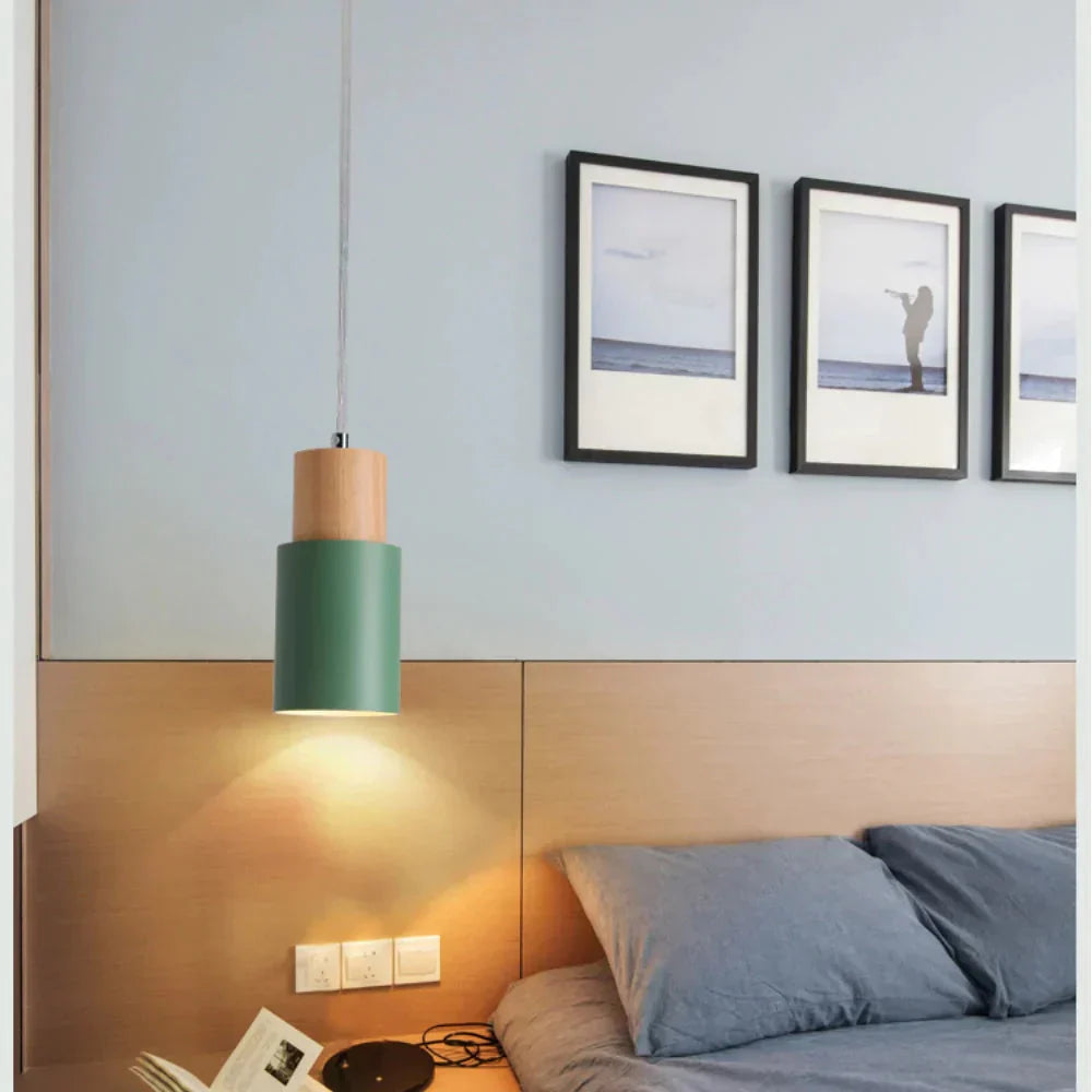 Nordic Pendelleuchte mit Holzdetail