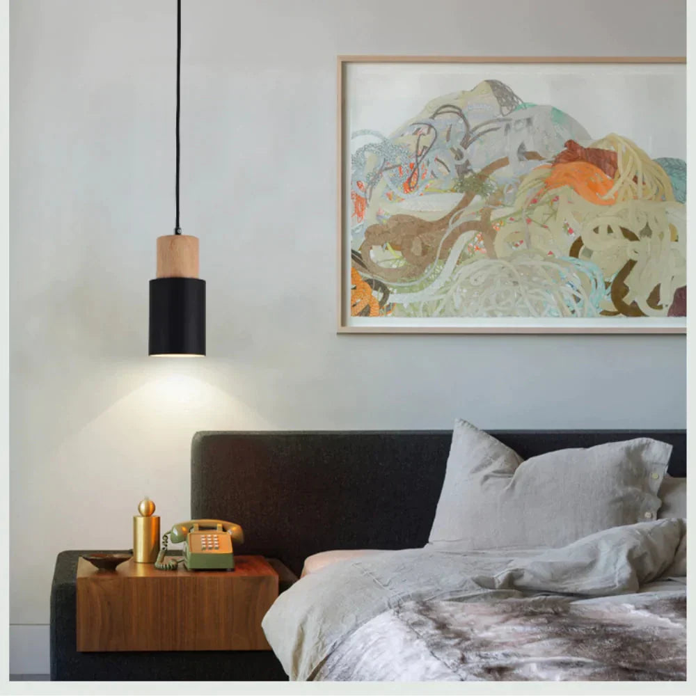 Nordic Pendelleuchte mit Holzdetail