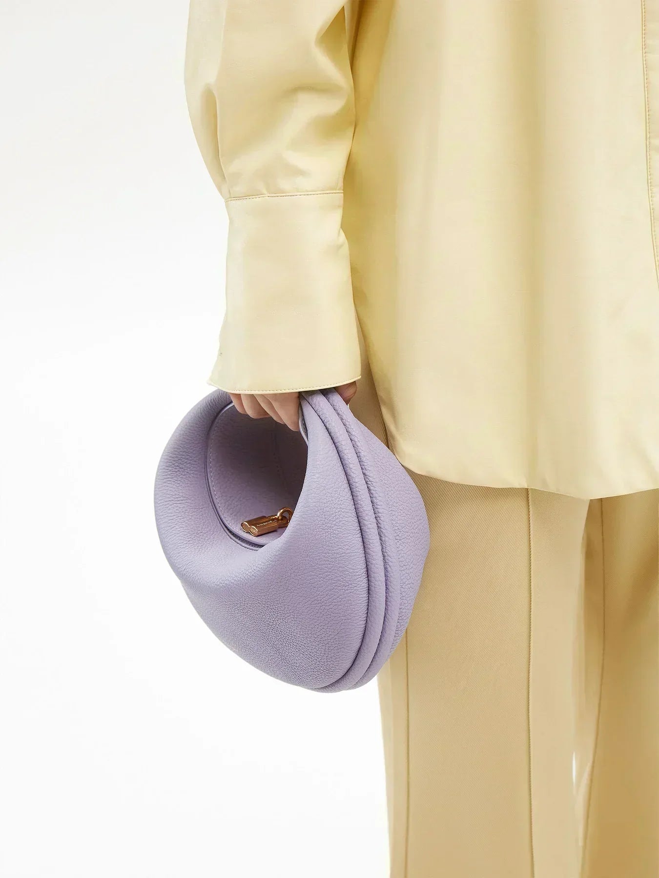Sandsberg | Thonia – Schicke Minimalistische Halbmond Schultertasche Elegante Moderne Umhängetasche für Frauen