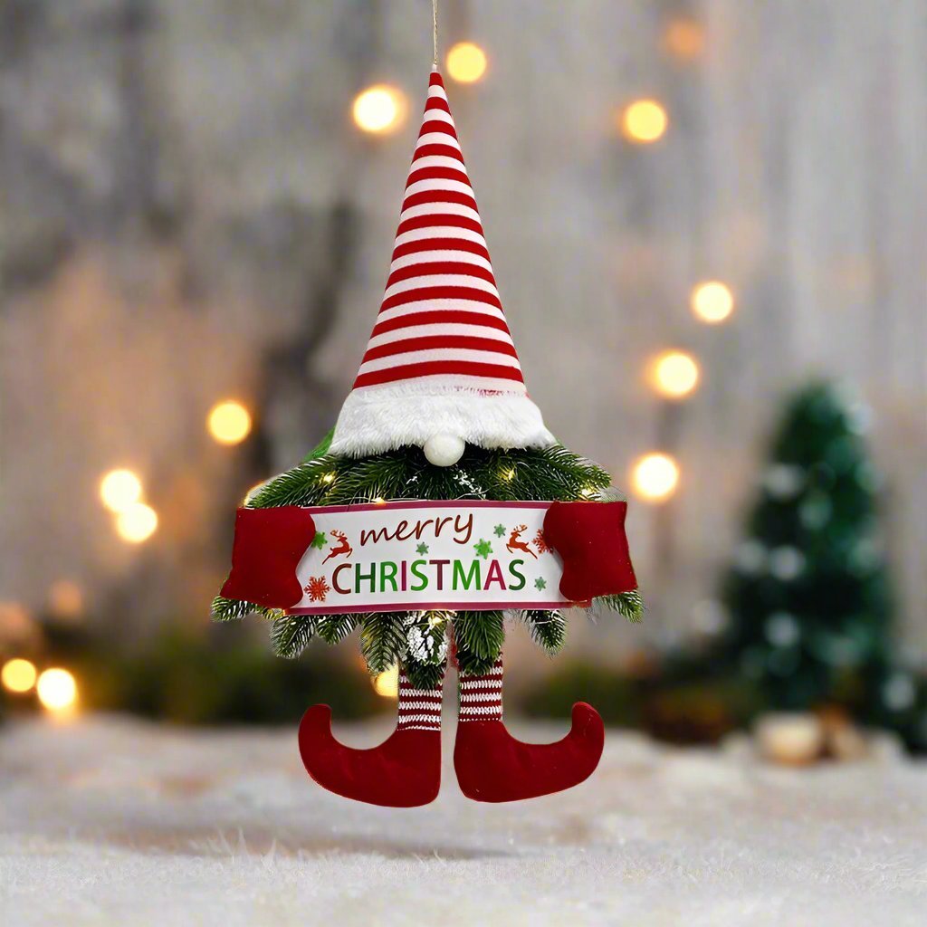 Sandsberg | Santa Gnome mit Weihnachtskranz und funkelnden LED-Leuchten – Perfekt für Haustür, Wand oder Fenster festliche Magie