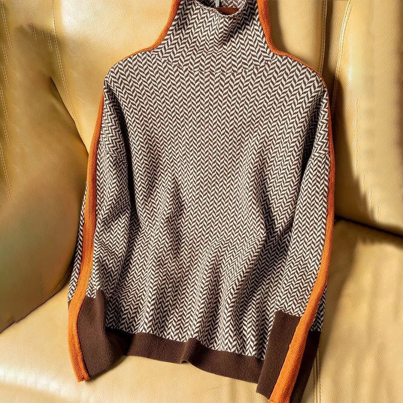 Rollkragenpullover mit kontrastierenden Ärmeln