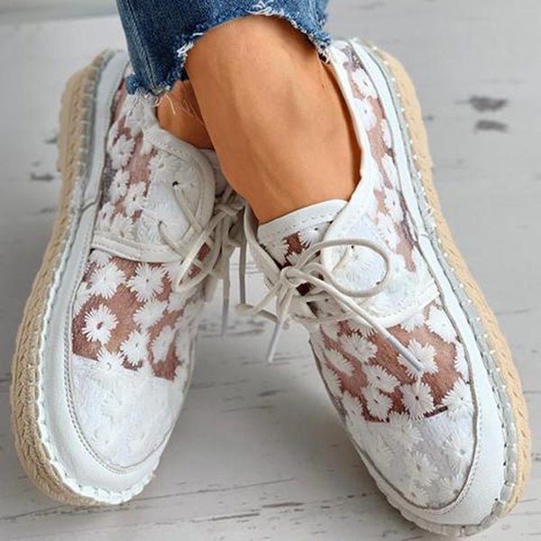 Orthopädischer stilvoller Schuh mit Blumendesign