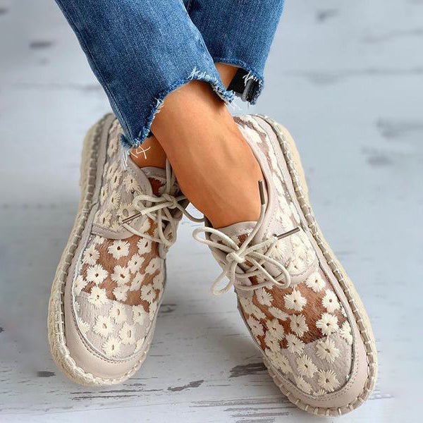 Orthopädischer stilvoller Schuh mit Blumendesign