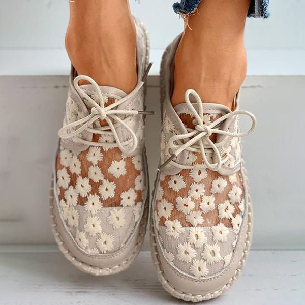Orthopädischer stilvoller Schuh mit Blumendesign