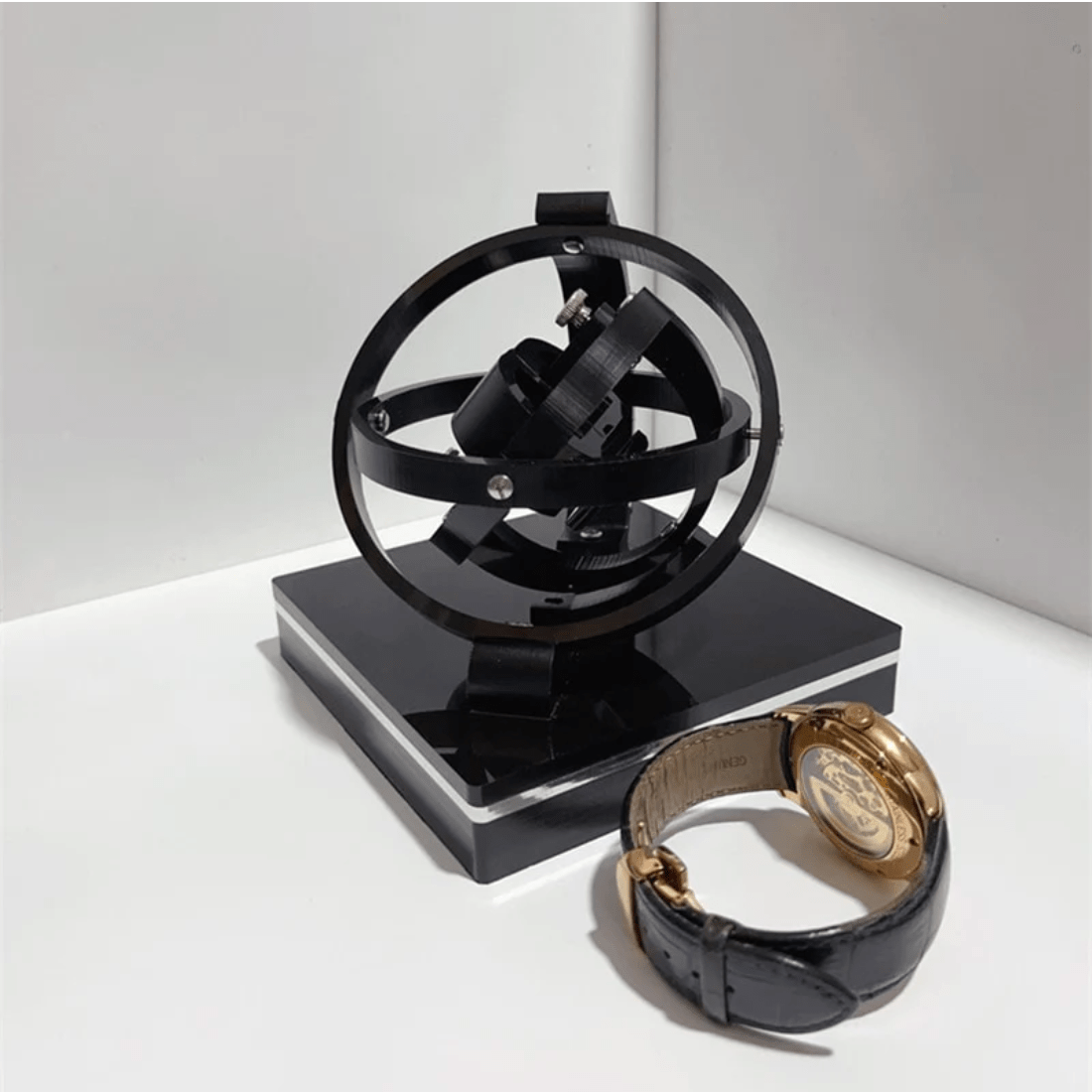 Uhrenhalter - Heben Sie Ihre Uhr und Ihr Interieur auf ein höheres Niveau